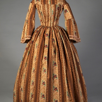 Printed wool day dress, ca. 1850, KSUM 1984.2.46