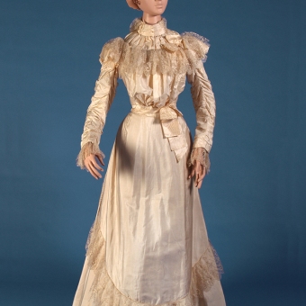 Ivory silk and lace wedding dress, 1898, KSUM 1993.18.1 ab